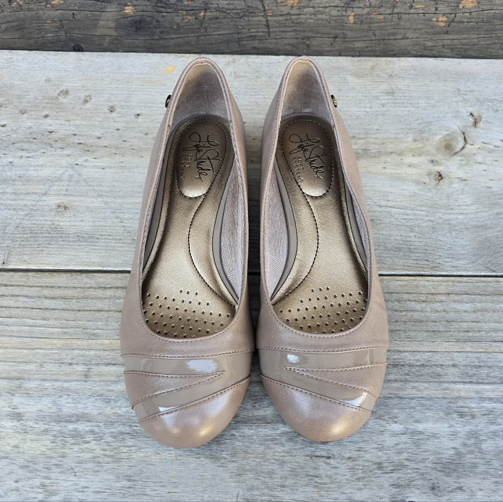 Life Stride Laflash Feminine Minimalist Blush Nude Comfort Wedge 6.5M